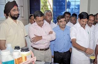 Minister for Rural Industries inspecting the Sagoserve